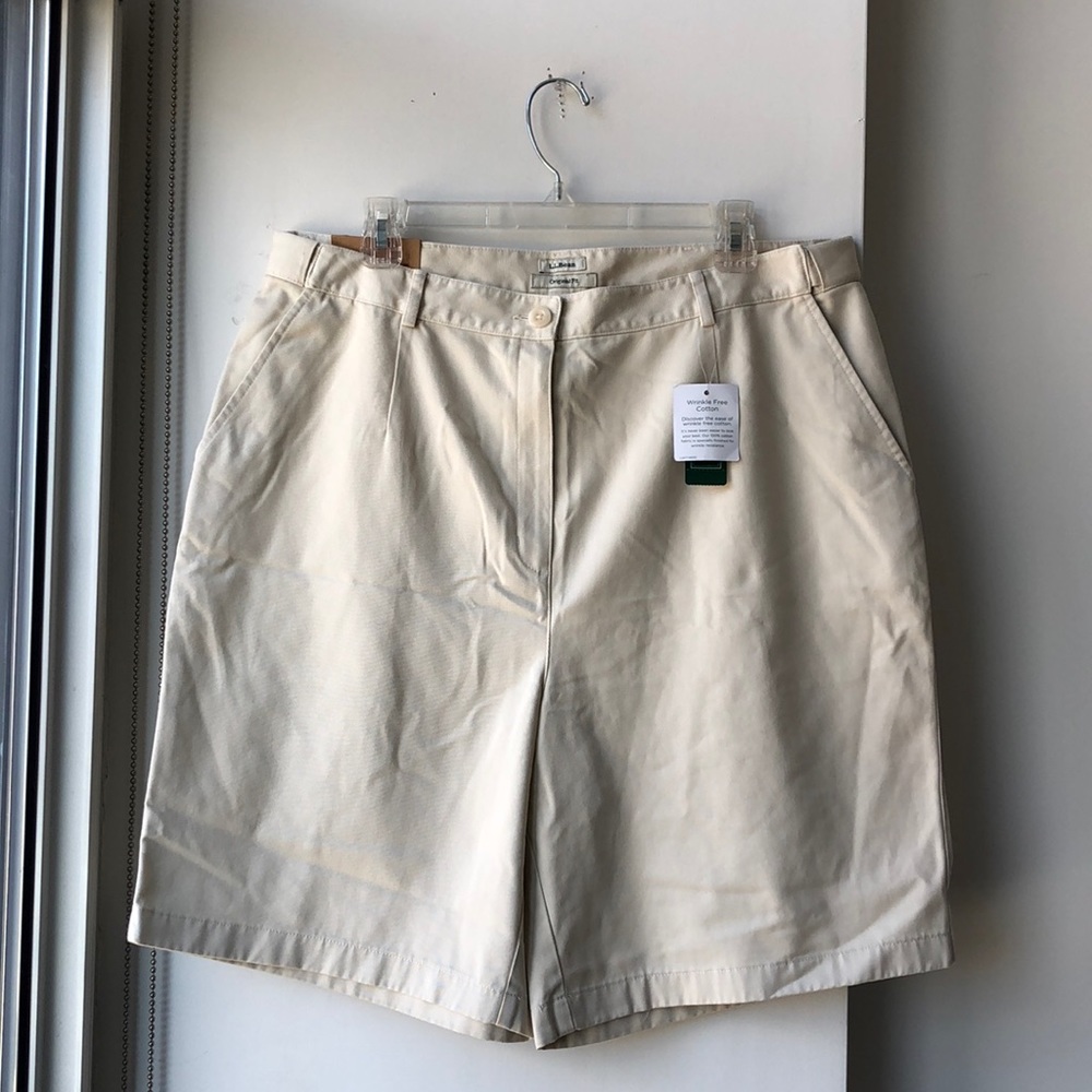 NWT L.L.Bean Original Fit Chino Shorts!